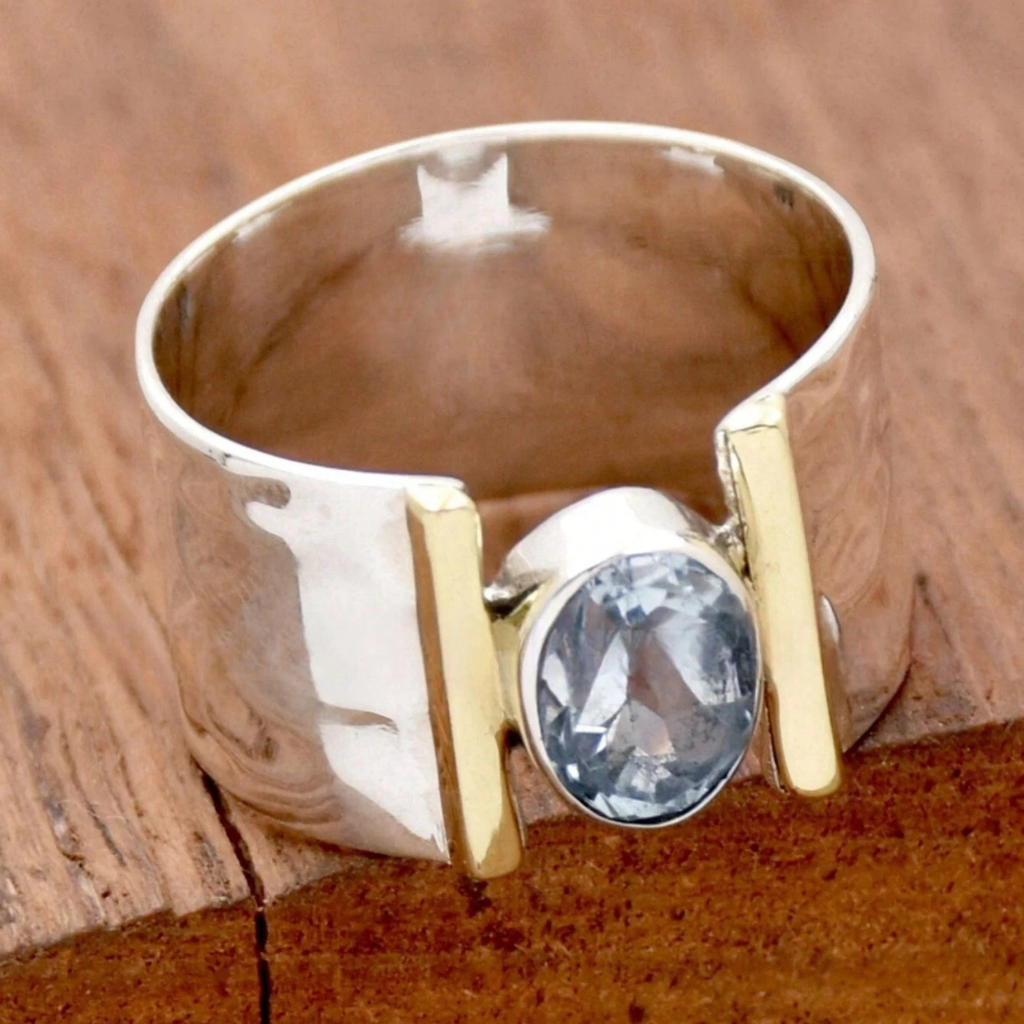 Silver-blue gemstone ring