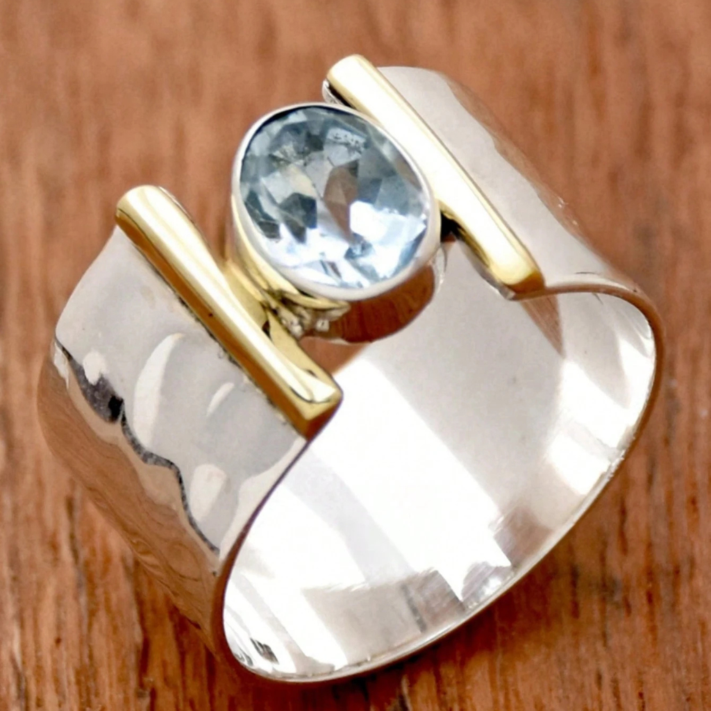 Silver-blue gemstone ring
