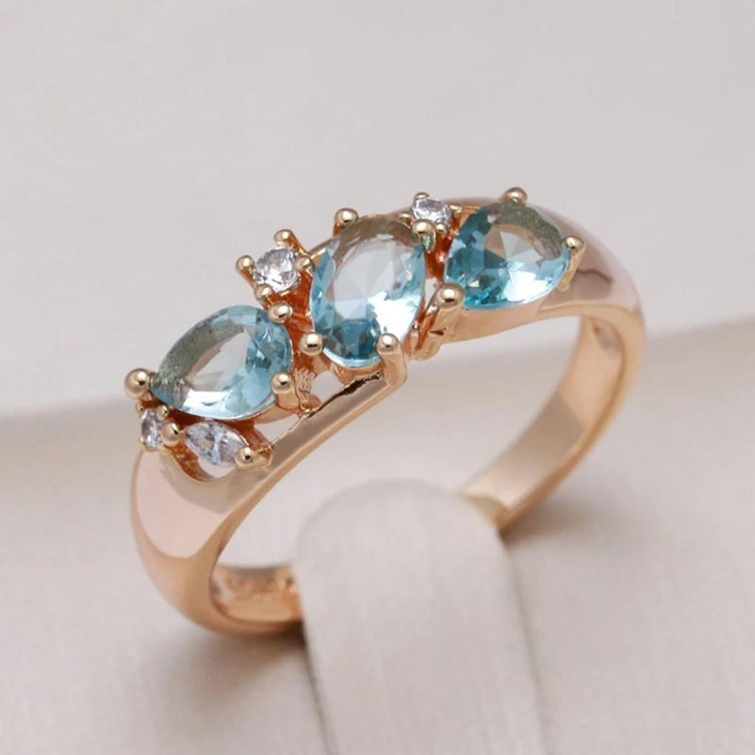Elegant Blue Vintage Zirconia Ring (Gold)