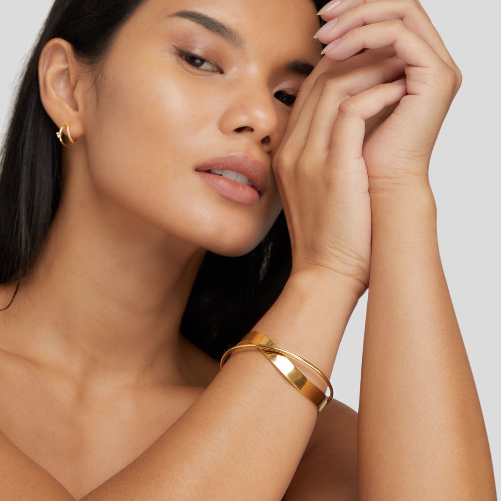Yves Unique Gold Bangle