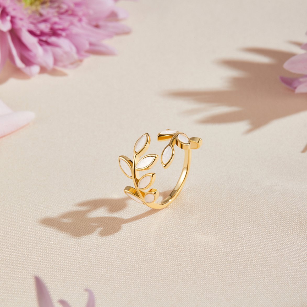 Selene - Gold Leaf Ring