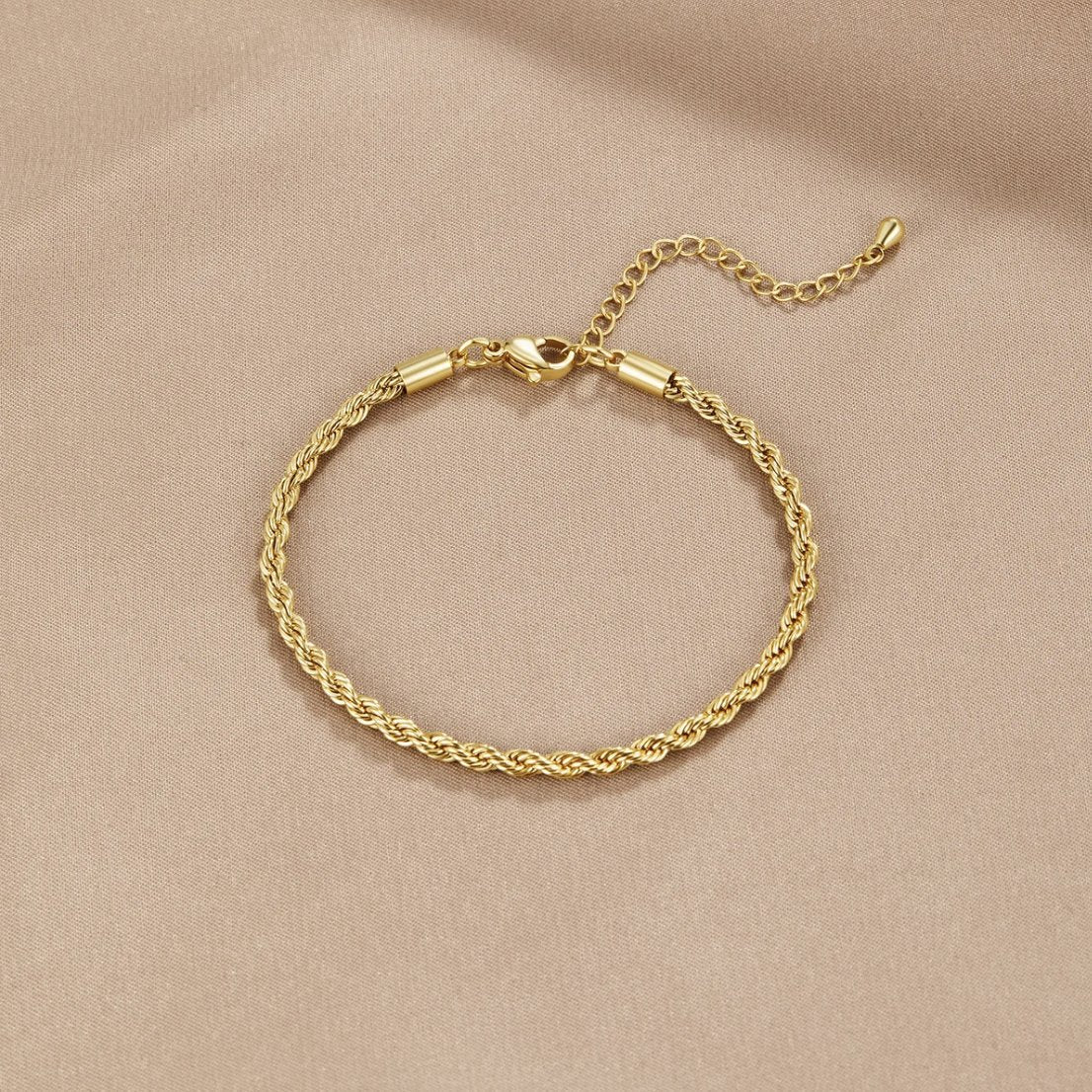 ツイステッドシックゴールドブレスレット